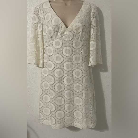 EUC TRINA TURK Crochet Lace Cotton Deep V Neck 3/4 Bell Sleeve Mini Dress Sz 2 - Picture 1 of 11